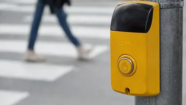 Odblaski to nie wszystko. Policjant z Lublińca uczył dzieci bezpieczeństwa