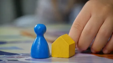 Regały zamieniły się w planszę gry. Uczniowie odkrywali książki w Lubitece