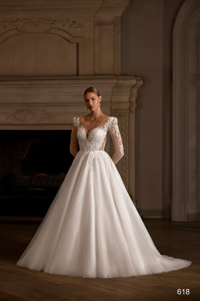 Grafika promocyjna wydarzenia Trunk Show Oksana Dimitri w Studiu Ślubnym SAY‑YES