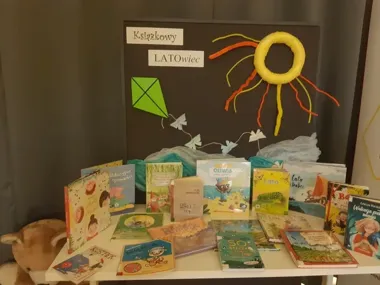 Książkowy LATOwiec w Lublińcu podsuwa dzieciom wakacje w wersji książkowej