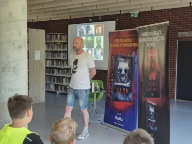 W Lublińcu książki dostały dreszczy - młodzi spotkali autora grozy