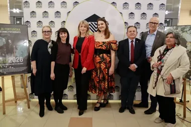 Justyna Steczkowska w MDK Lubliniec - wernisaż Julii Fortuńskiej przyciągnął tłumy