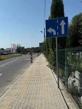 Nowy chodnik przy ul. Cmentarnej jest już na finiszu