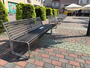 Miejskie ławki odzyskają ochronę. Konserwacja obejmie też trasy rowerowe