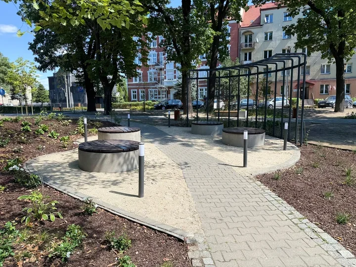 Zielona przestrzeń przy Paderewskiego gotowa. Kosztowała 424 tys. zł