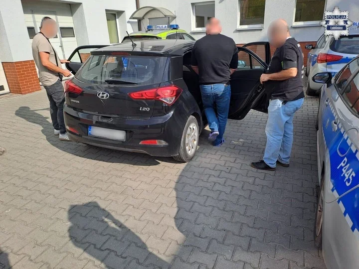 Pies wybiegł pod motocykl. Uwaga zakończyła się atakiem na trzy osoby