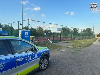 Policjanci wyszli po zmroku. W Lublińcu sprawdzali miejsca spotkań młodzieży