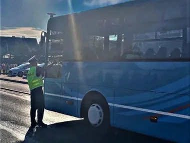 Patrole przed szkołami w Lublińcu. Policjanci sprawdzali kierowców