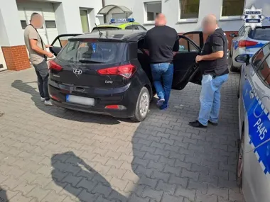 Pies wybiegł pod motocykl. Uwaga zakończyła się atakiem na trzy osoby
