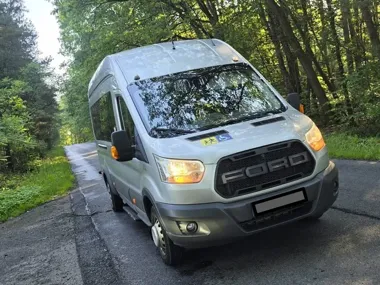Nietrzeźwy kierowca wiózł dzieci - policja zatrzymała busa w Harbutowicach