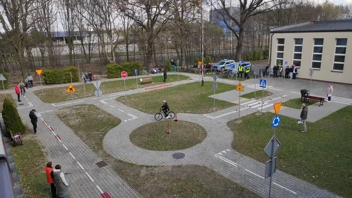 W Lublińcu uczniowie walczyli o awans i sprawdzili się na torze przeszkód