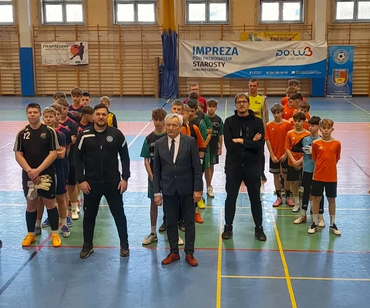 Młodzi piłkarze błyszczeli w Lublińcu – Jedność Boronów triumfowała w halowym turnieju